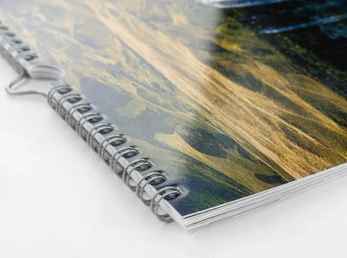 Wall calendar with picture printing paper paper in high-gloss look and ring holder